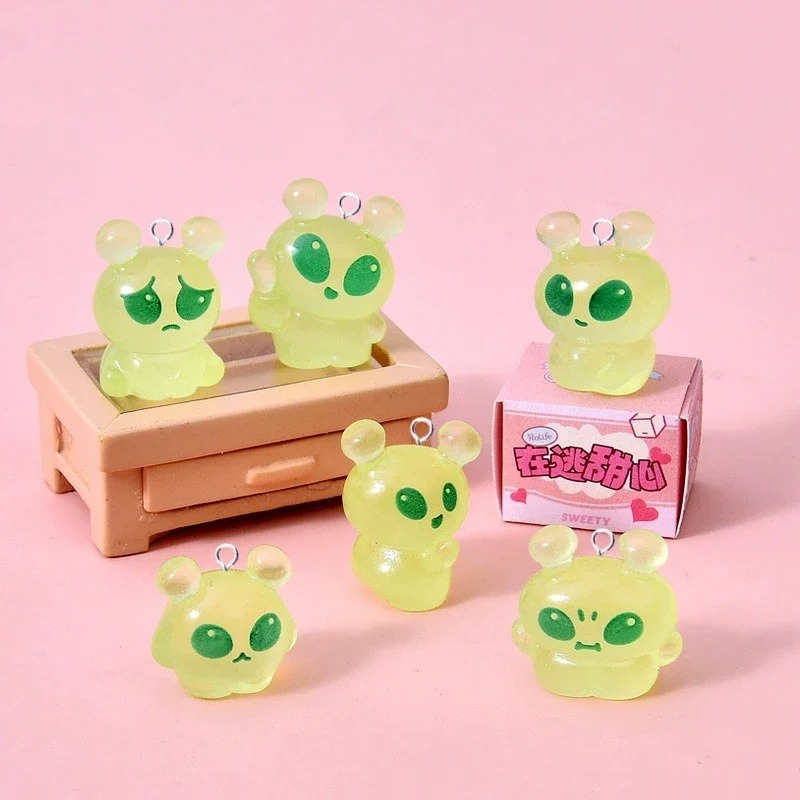 Resin Art Handmade - 10Pcs Luminous Mini Green Alien Resin