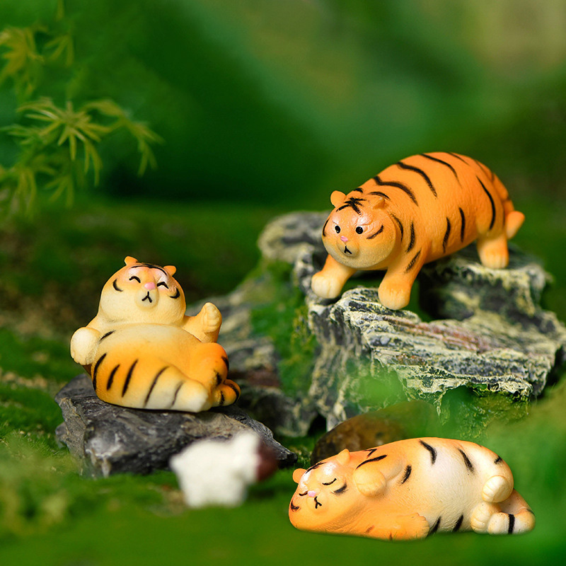 Walking Tiger Miniature Figuri - Resin Art Handmade review and price